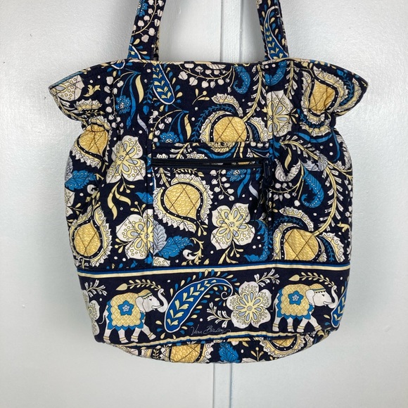 Vera Bradley Bag. - Picture 5 of 8